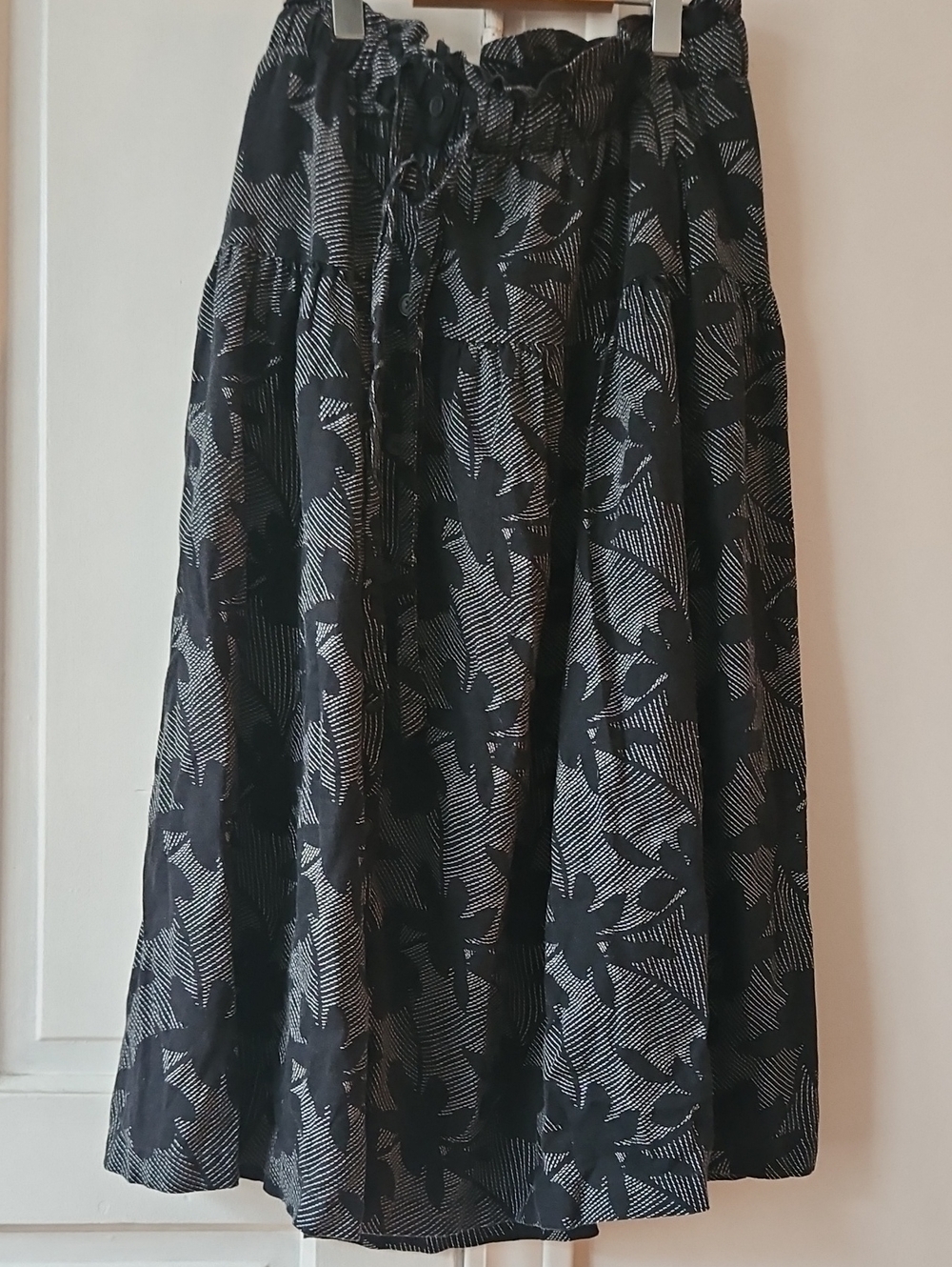 Universal Thread Black and White Floral Tiered Maxi Skirt